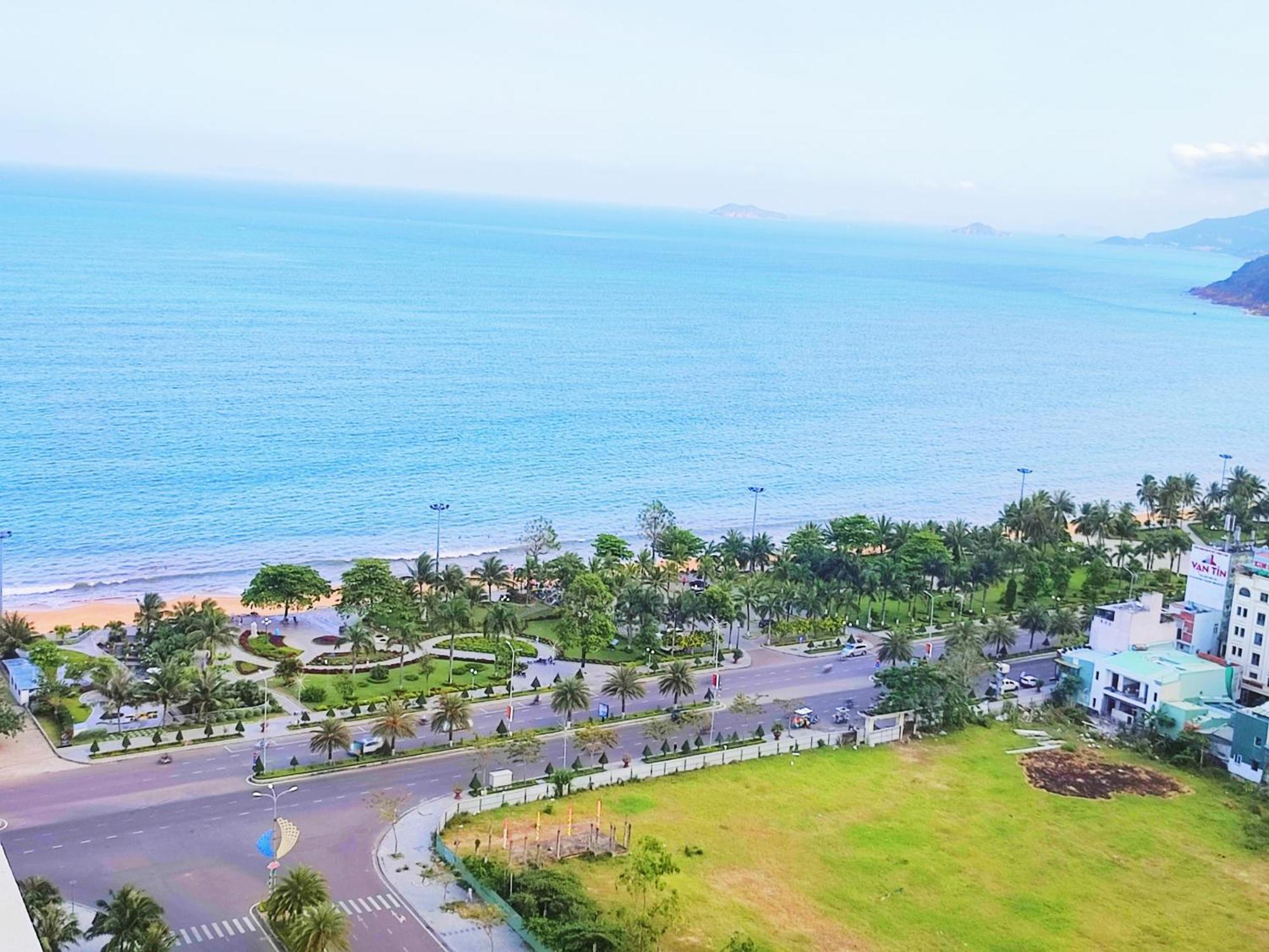 Flc Sea Tower Quy Nhon Ban Cong, Bon Tam, Ho Boi Co Phi, Sat Bien Exterior photo
