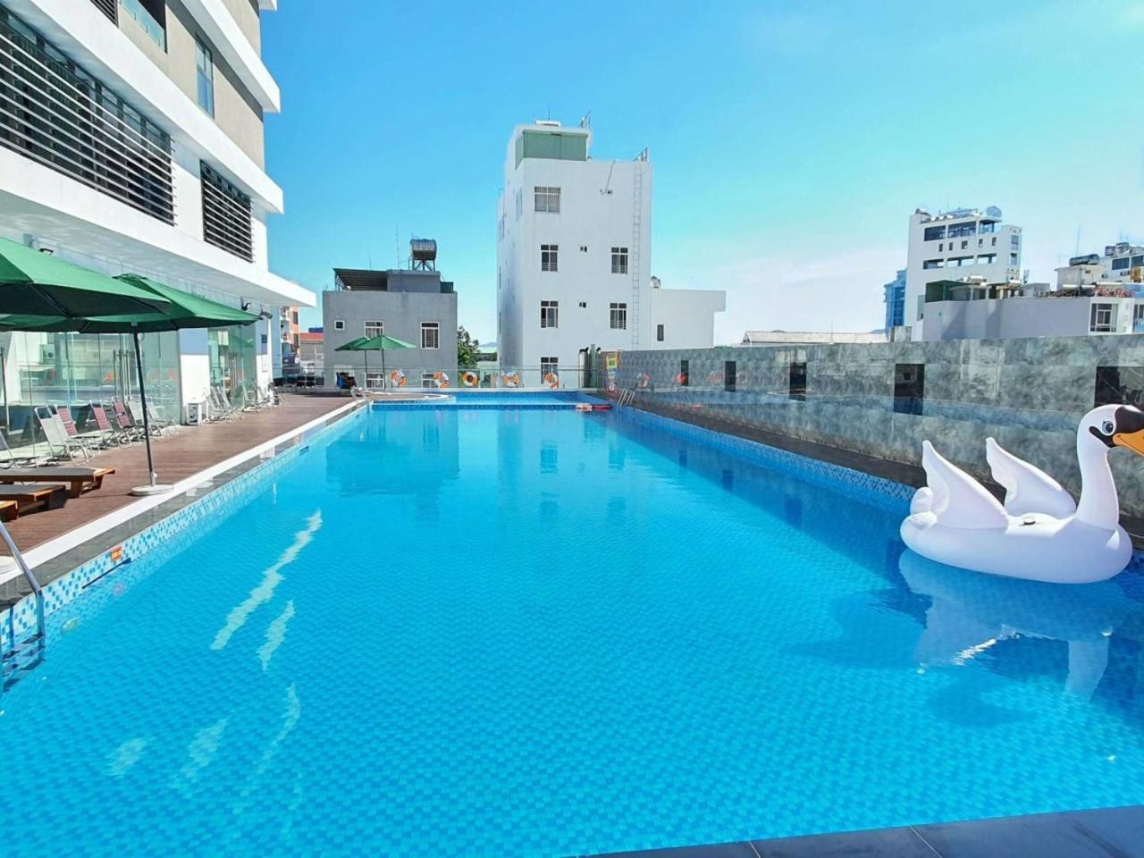 Flc Sea Tower Quy Nhon Ban Cong, Bon Tam, Ho Boi Co Phi, Sat Bien Exterior photo